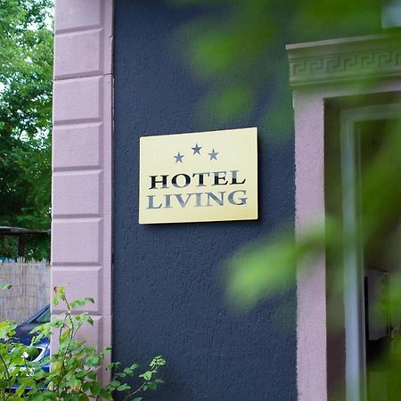 Hotel Living Suto Orizari エクステリア 写真