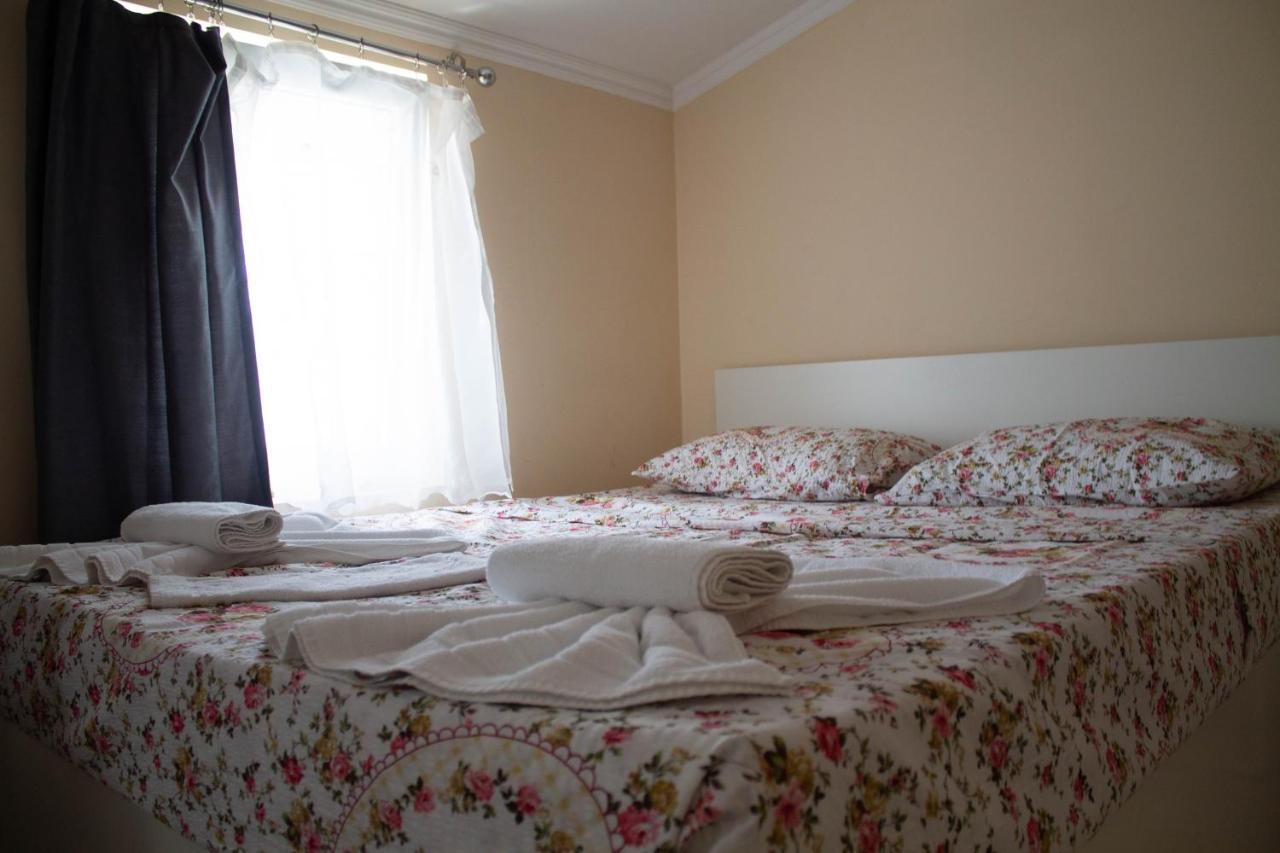 Hotel Living Suto Orizari エクステリア 写真