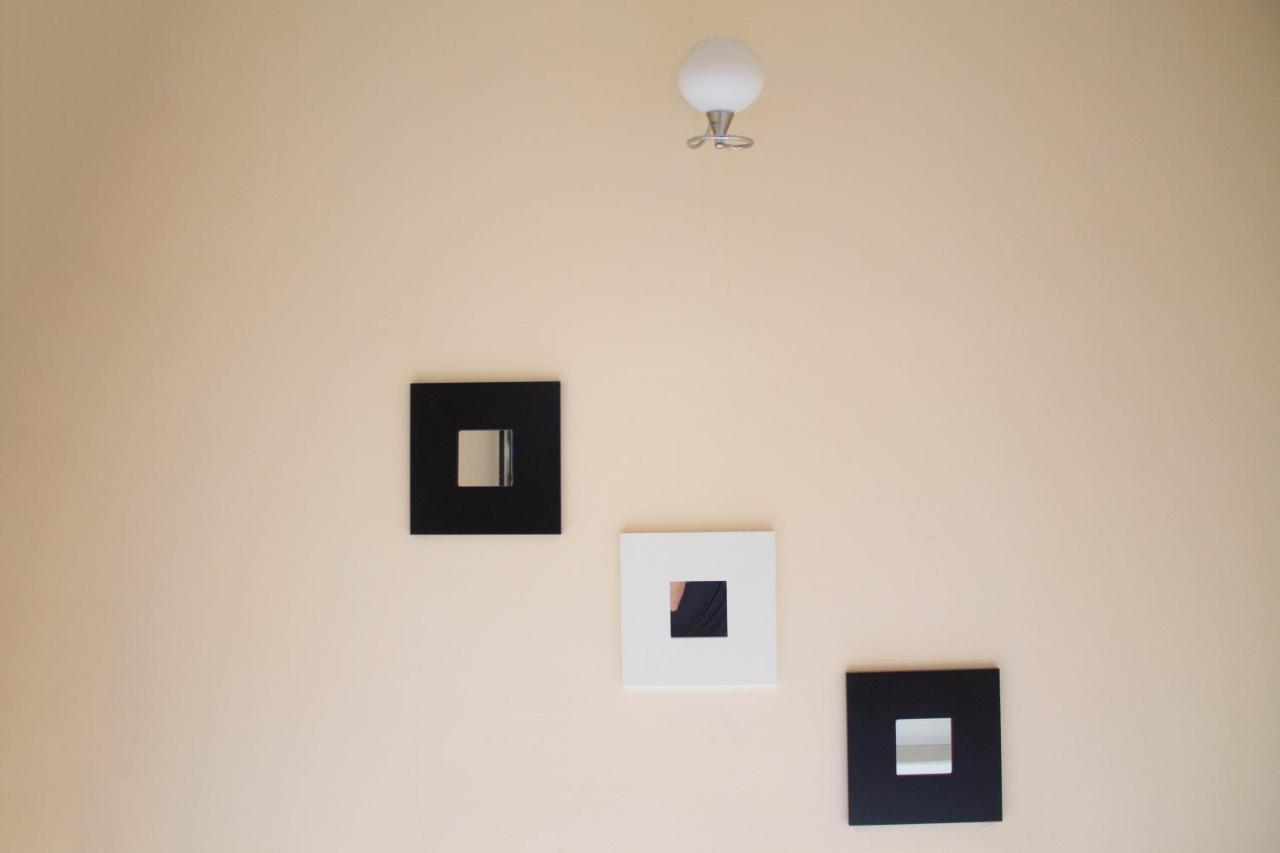 Hotel Living Suto Orizari エクステリア 写真
