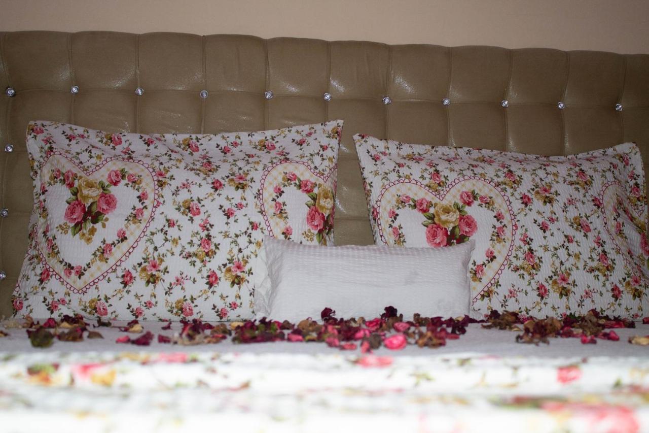 Hotel Living Suto Orizari エクステリア 写真