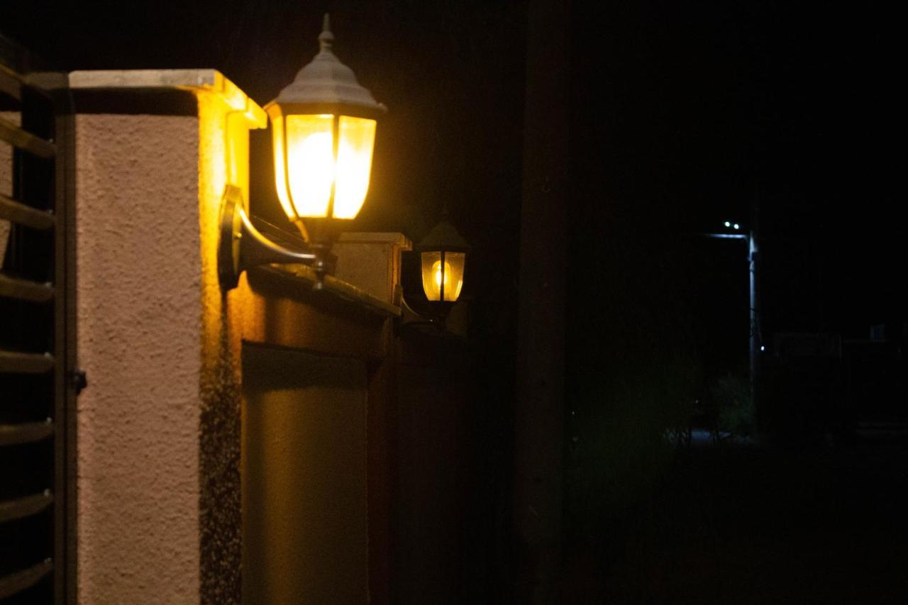 Hotel Living Suto Orizari エクステリア 写真
