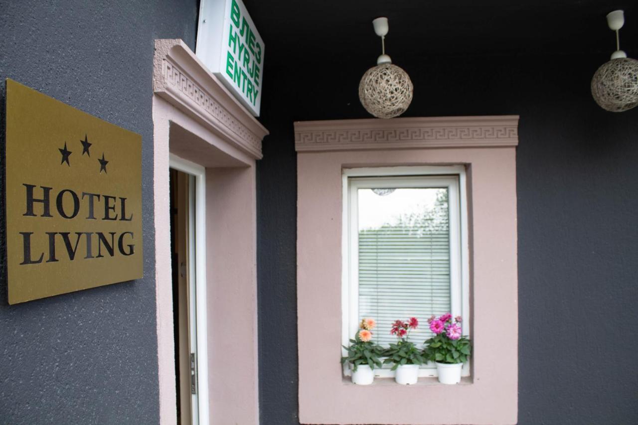 Hotel Living Suto Orizari エクステリア 写真