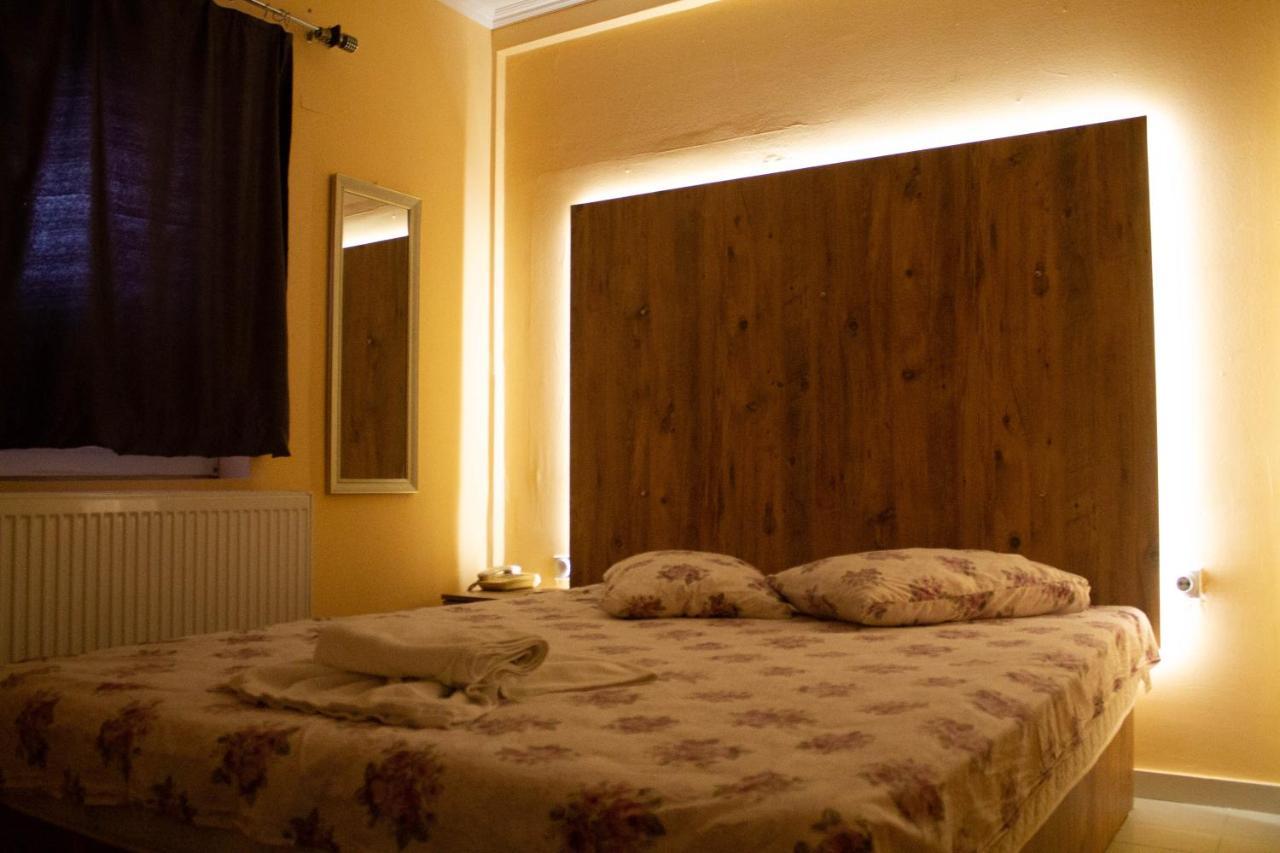 Hotel Living Suto Orizari エクステリア 写真