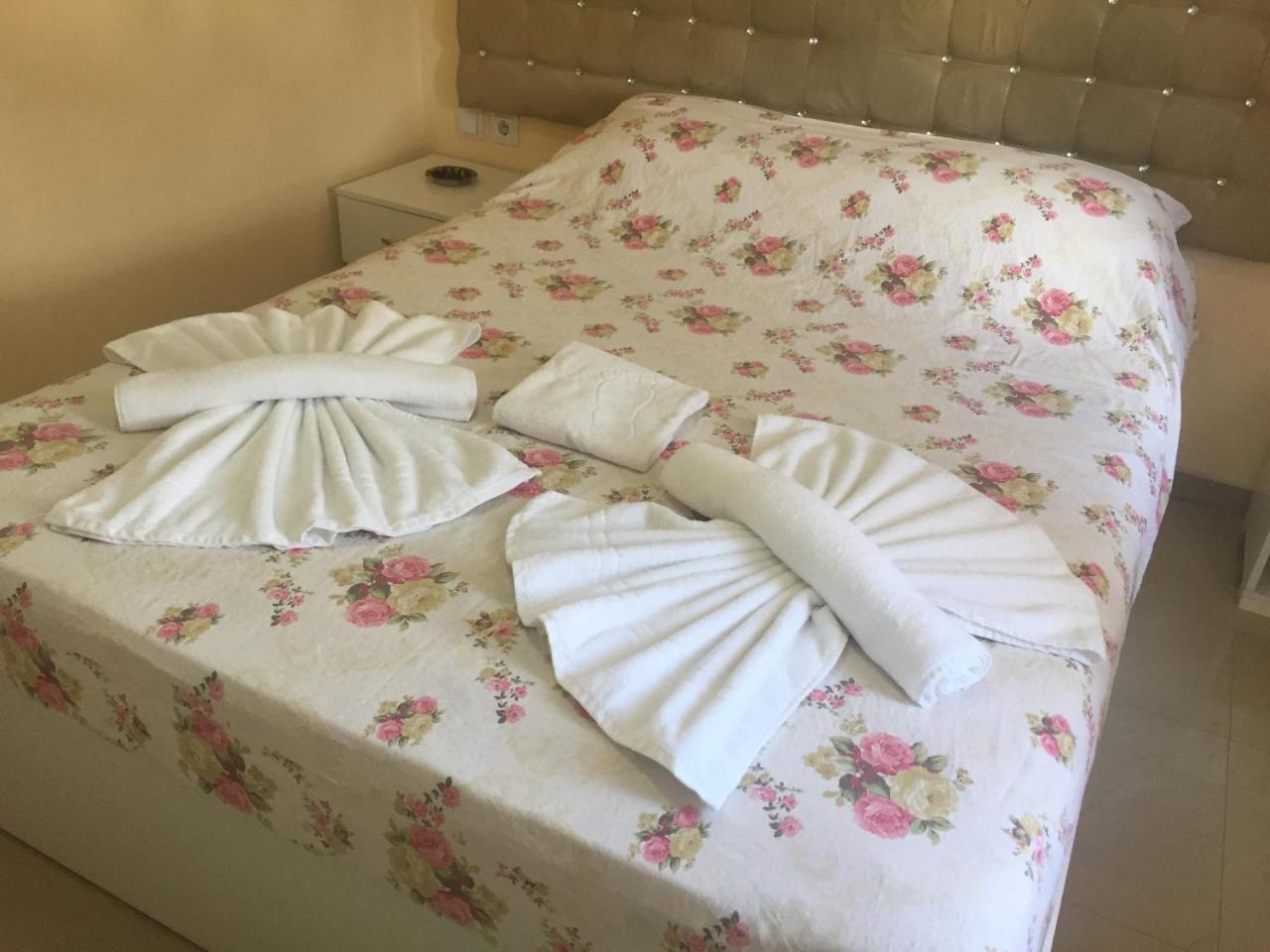 Hotel Living Suto Orizari エクステリア 写真